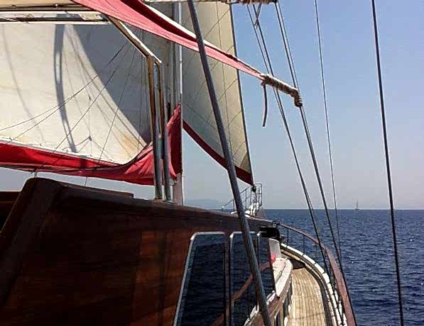 bodrum-mavi-yolculuk-tekne-kiralama-19