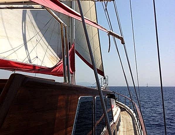 bodrum-mavi-yolculuk-tekne-kiralama-20