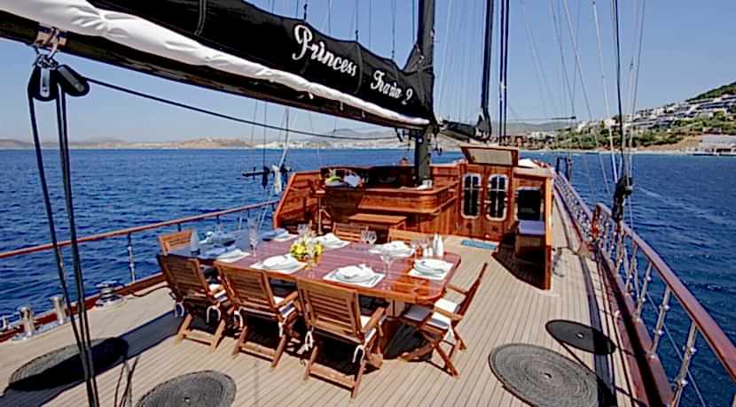 mavi-yolculuk-kiralik-tekne-15