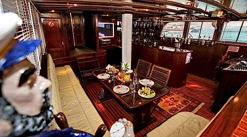 Marmaris Kiralık 10 Kişilik Gulet Yat 08